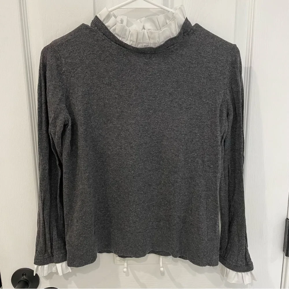 14th & Union Gray Sweater White Ruffle Collar and Cuffs Women’s Size S